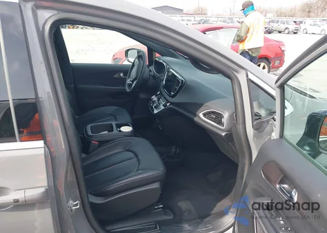 2025 Chrysler Pacifica Select from USA, damaged, VIN 2C4RC1BG2SR504315